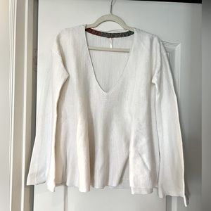Flared white V-neck sweater, size small